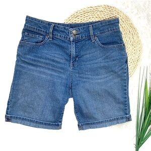 Levi's Signature Medium Wash Blue Jean Shorts Size 30